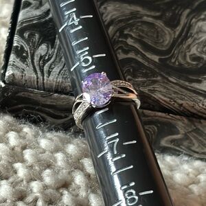 Women’s Size 6 Ring Cubic Zirconia Light Purple Oval Center Gem